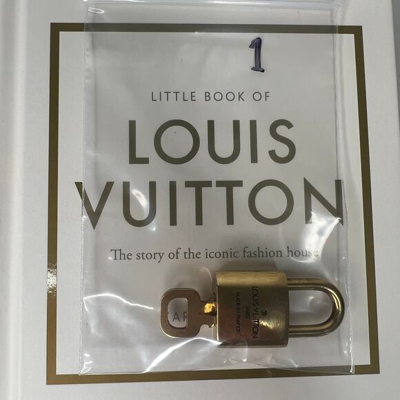Louis Vuitton #308 Gold Brass Lock & Key Charm Clochette Set 🔐 - Picture 9 of 10